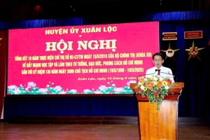 Chủ tịch UBND huyện Xuân Lộc thăm tặng quà Mẹ Việt Nam Anh...